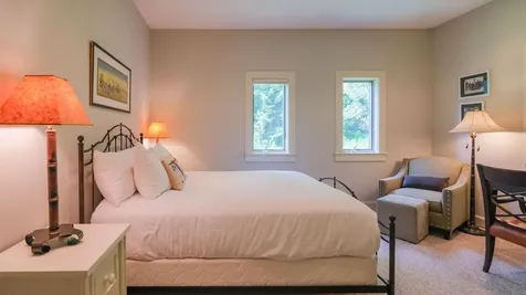 27 Johnson Loop Ludlow VT 05149