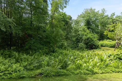 17 Eastman Farm Road Burlington VT 05408