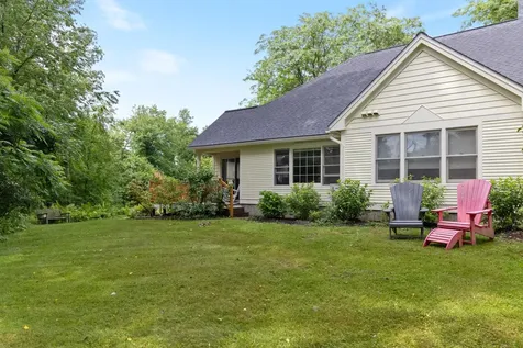 17 Eastman Farm Road Burlington VT 05408