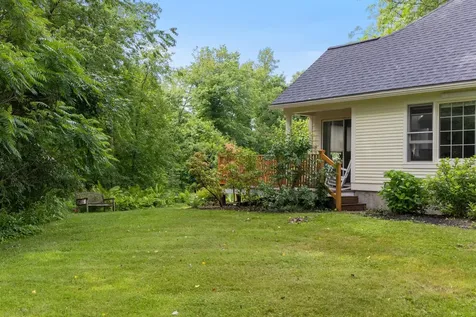 17 Eastman Farm Road Burlington VT 05408