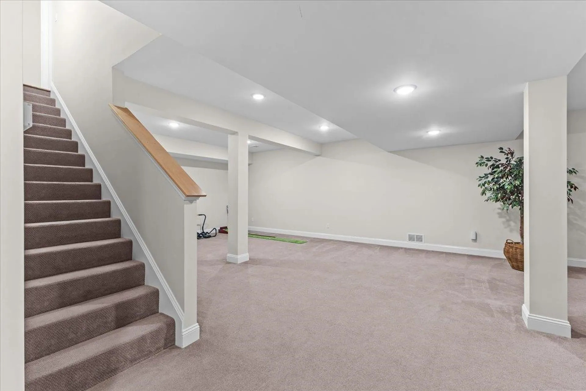 68 Laurentide Lane South Burlington VT 05403