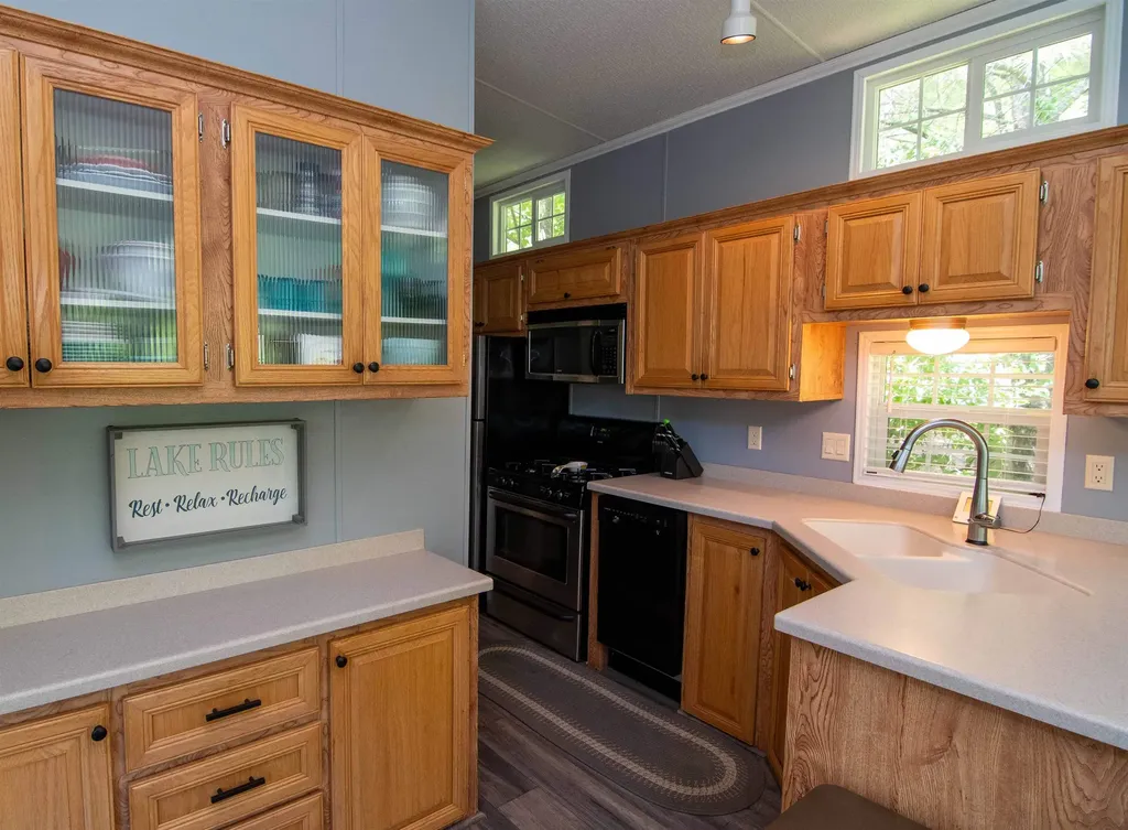 186 High Country Way Holderness NH 03245