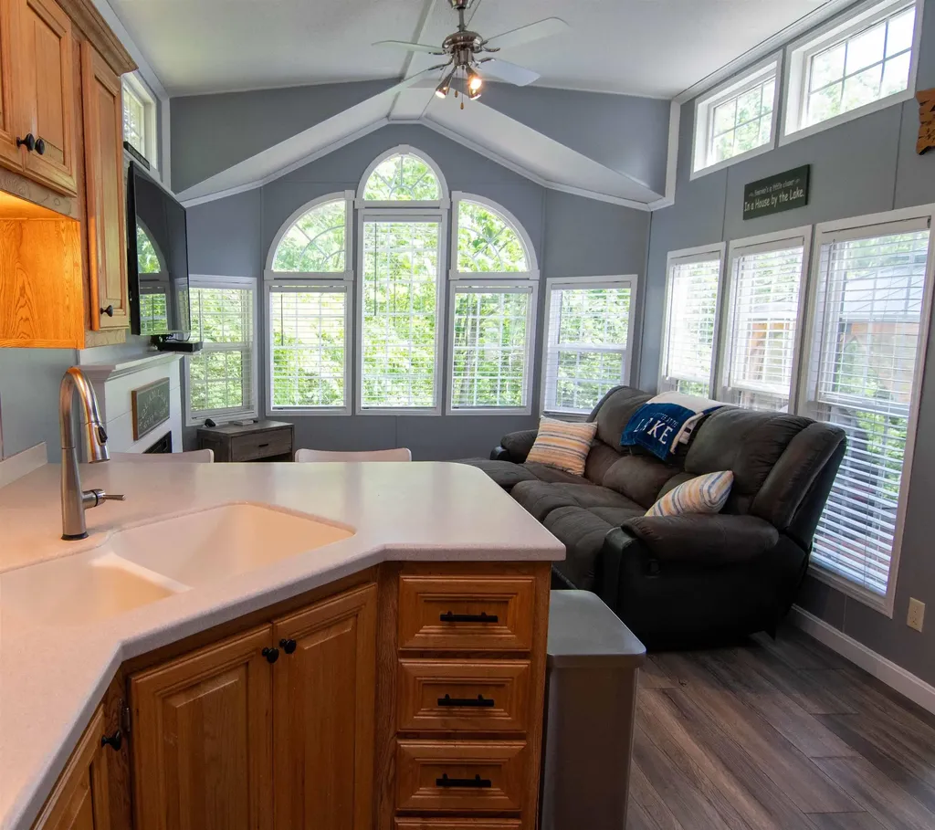 186 High Country Way Holderness NH 03245