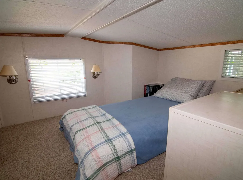 186 High Country Way Holderness NH 03245