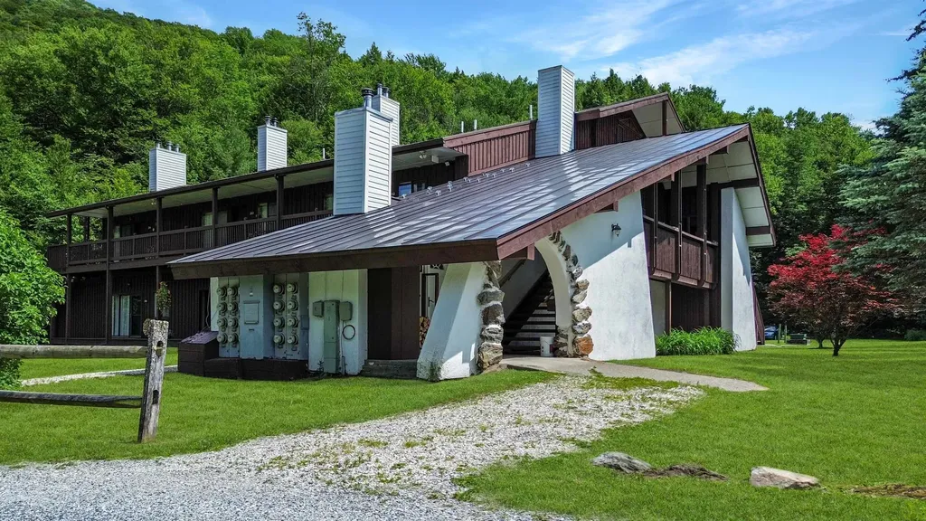 2358 Route 100 Pittsfield VT 05762