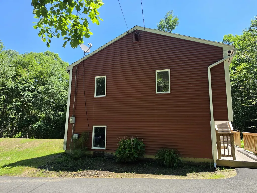 1890 Franklin Pierce Highway Barrington NH 03825