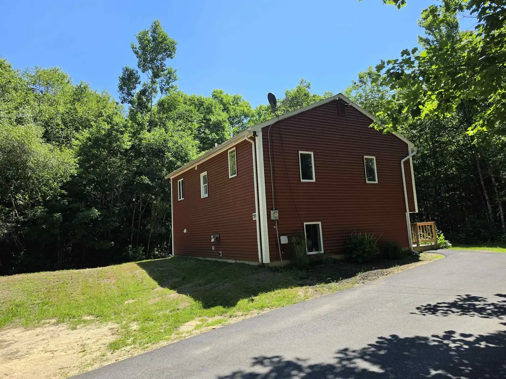 1890 Franklin Pierce Highway Barrington NH 03825