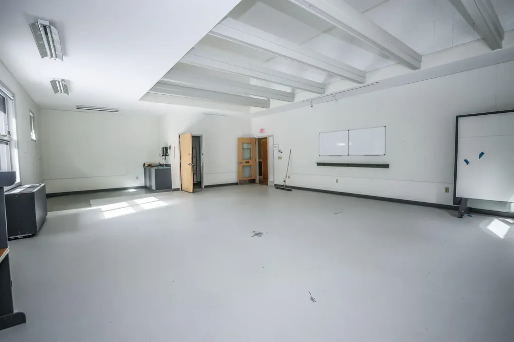 457 123 Route Sharon NH 03458