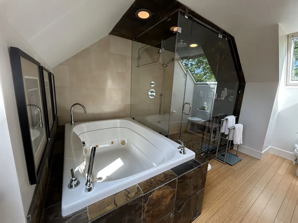 60 Mclane Road Stowe VT 05672