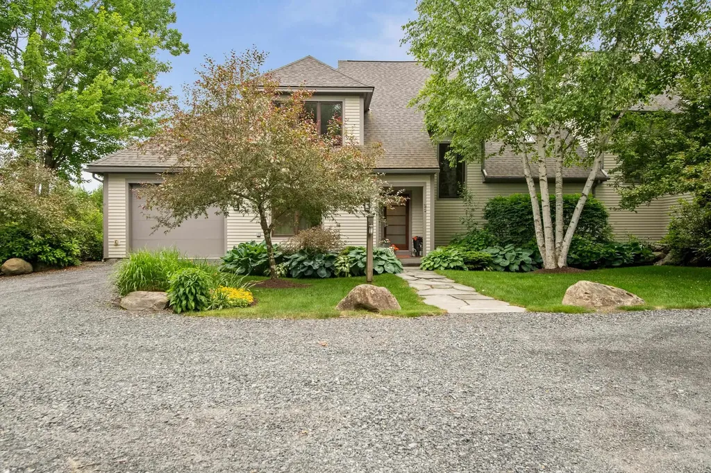 60 Mclane Road Stowe VT 05672