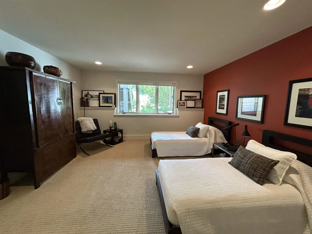 60 Mclane Road Stowe VT 05672