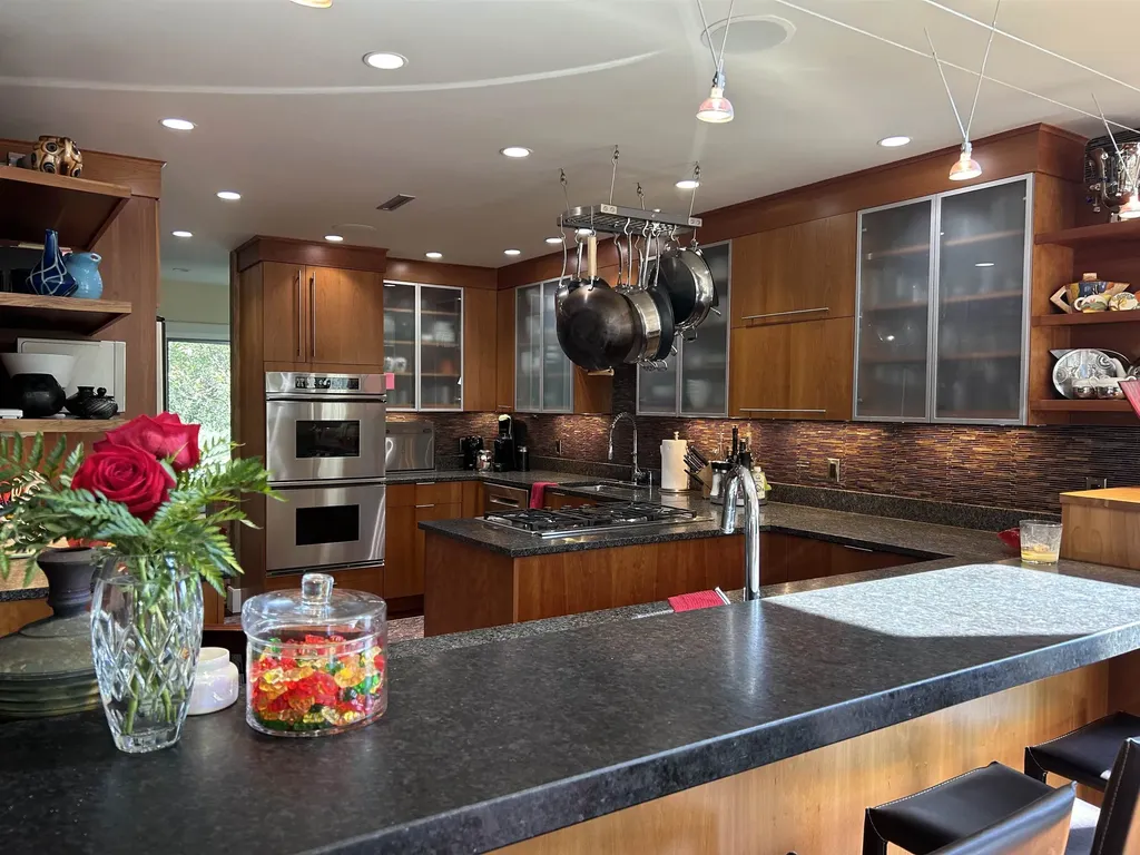 60 Mclane Road Stowe VT 05672