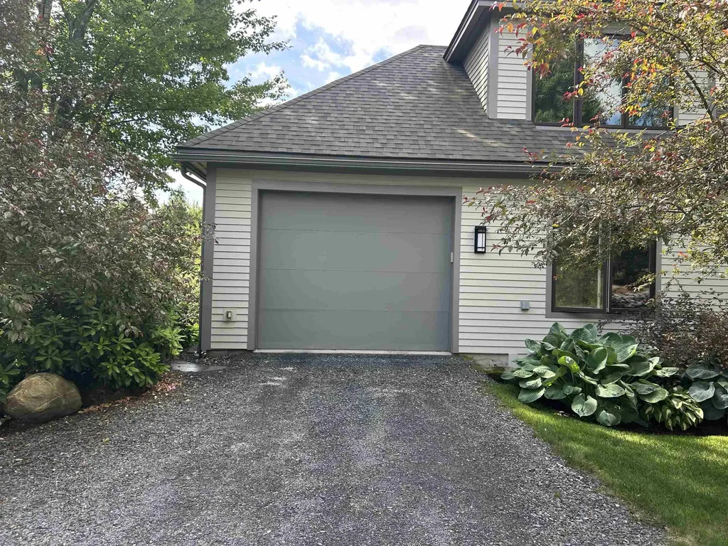 60 Mclane Road Stowe VT 05672