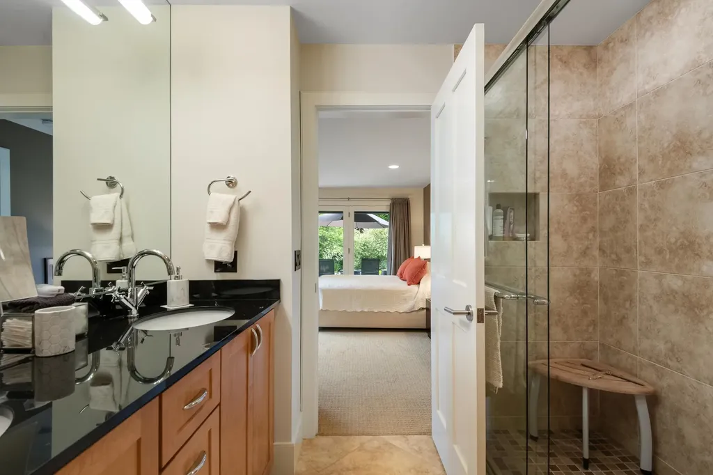 60 Mclane Road Stowe VT 05672