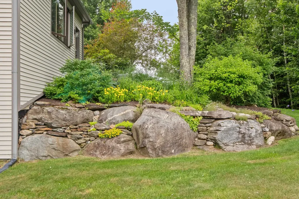 60 Mclane Road Stowe VT 05672