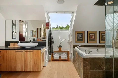 60 Mclane Road Stowe VT 05672