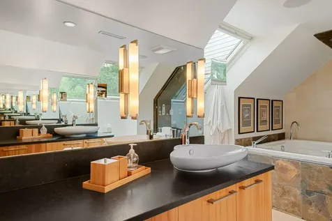 60 Mclane Road Stowe VT 05672
