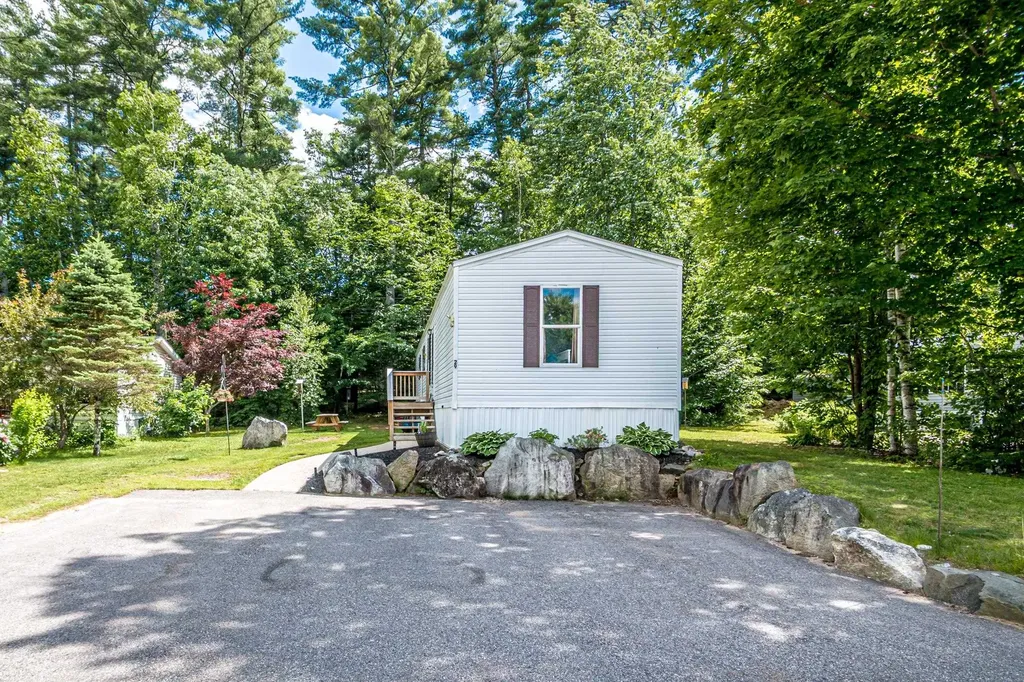 29 Tent Avenue Conway NH 03818