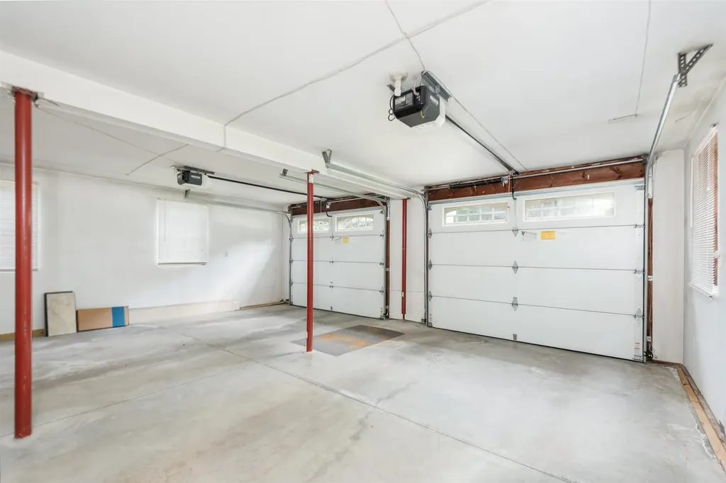130 Lindstrom Lane Manchester NH 03104
