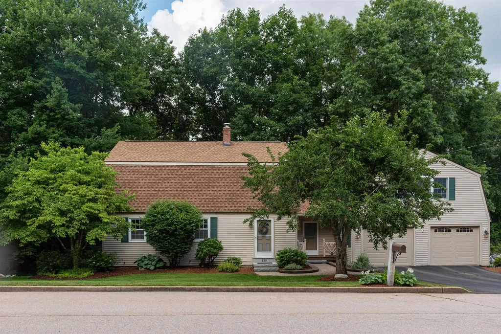 130 Lindstrom Lane Manchester NH 03104