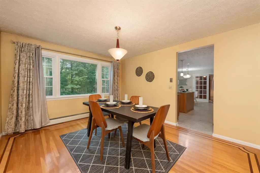 130 Lindstrom Lane Manchester NH 03104