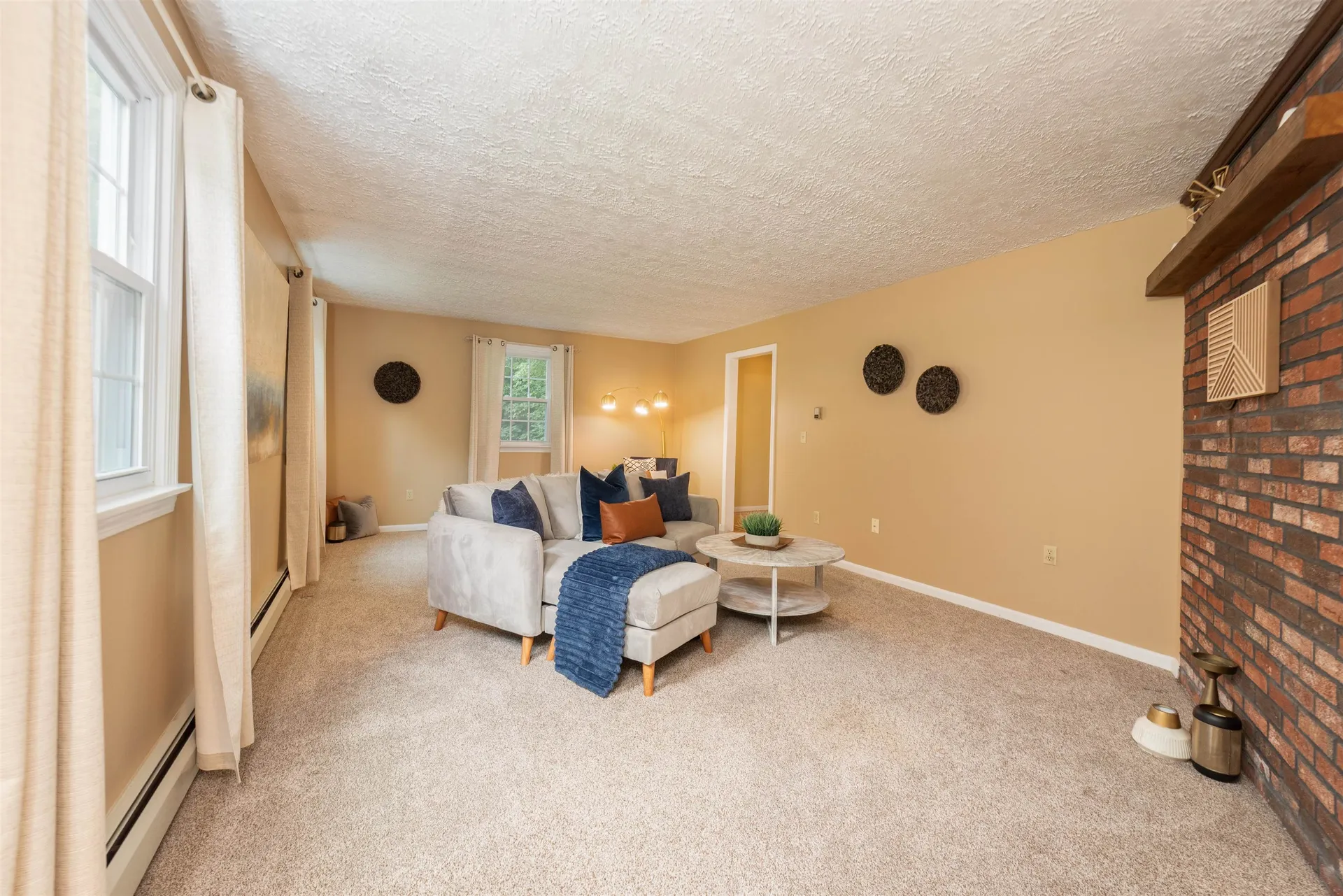 130 Lindstrom Lane Manchester NH 03104