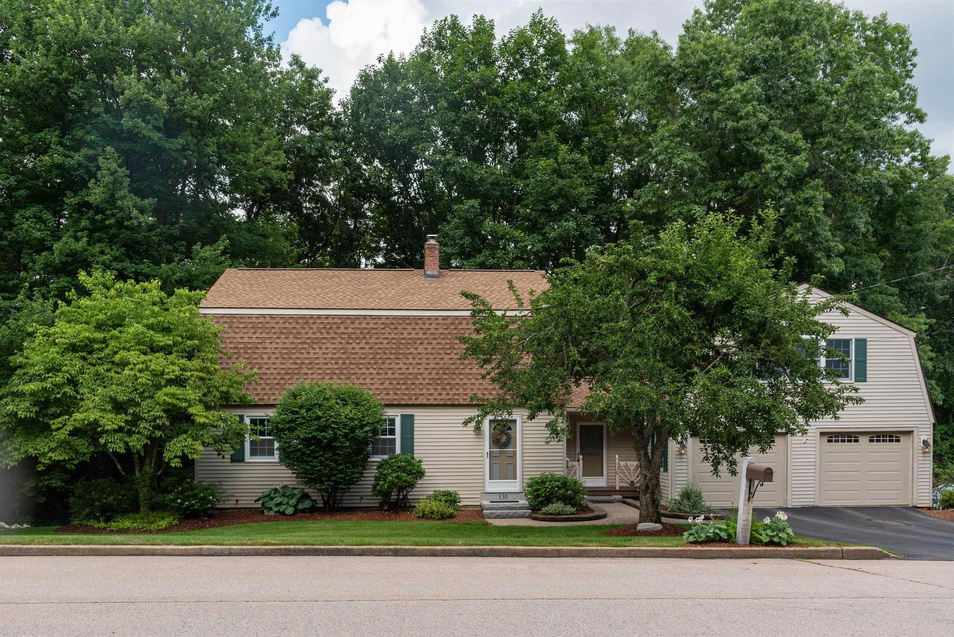 130 Lindstrom Lane Manchester NH 03104