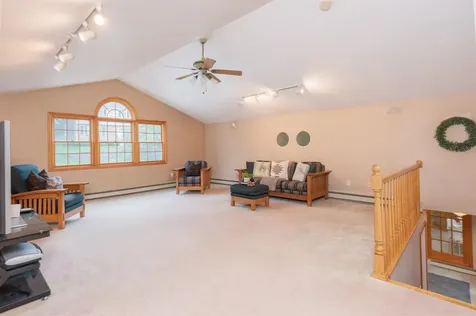 130 Lindstrom Lane Manchester NH 03104