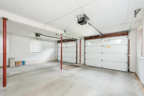 130 Lindstrom Lane Manchester NH 03104