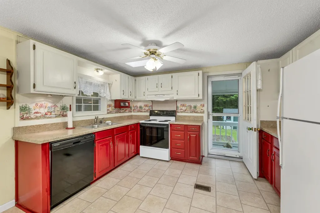 40 Hamlin Court Laconia NH 03246