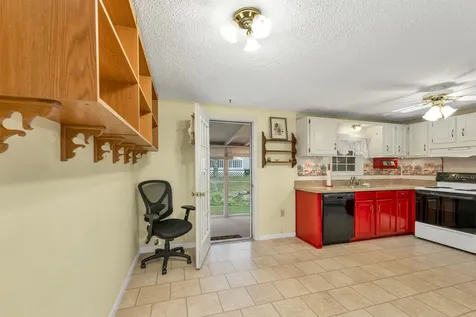 40 Hamlin Court Laconia NH 03246