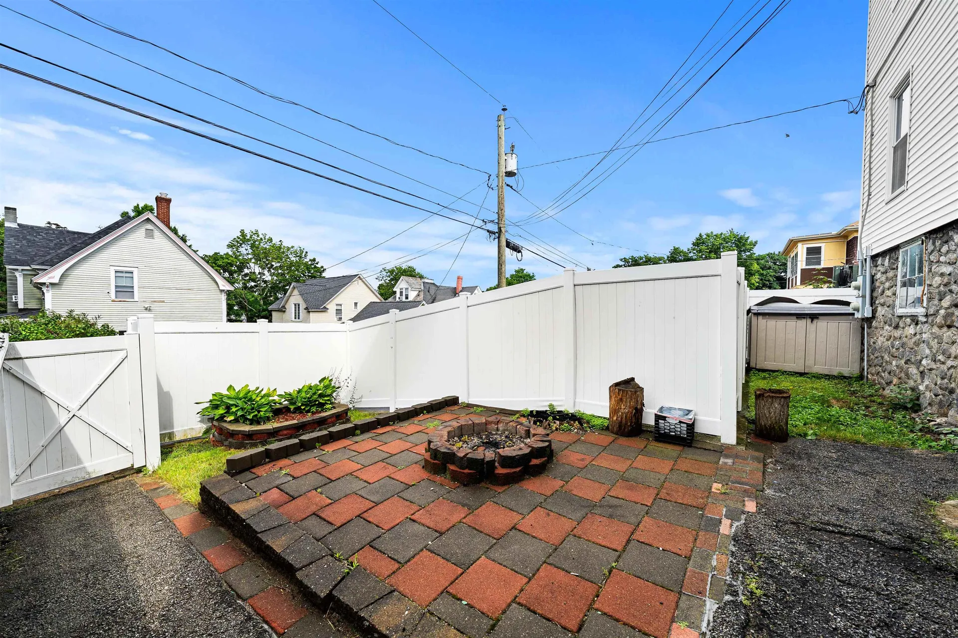 852 Beech Street Manchester NH 03104