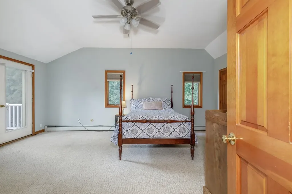 76 Hampstead Road Danville NH 03819