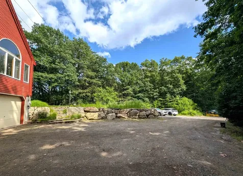 76 Hampstead Road Danville NH 03819