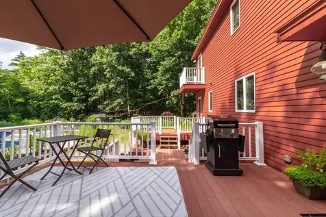 76 Hampstead Road Danville NH 03819