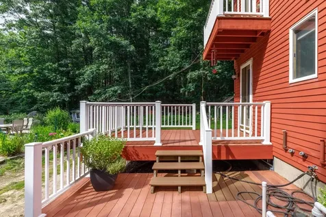 76 Hampstead Road Danville NH 03819