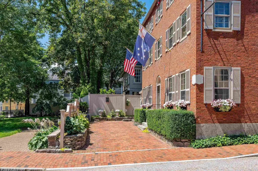 20 Atkinson Street Portsmouth NH 03801