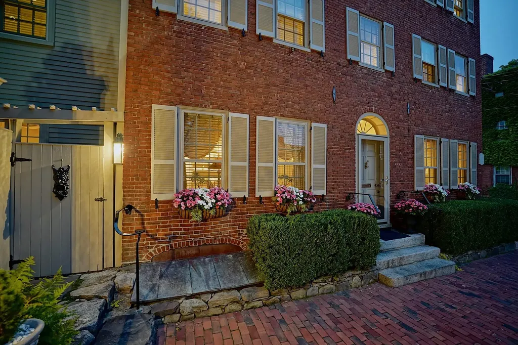 20 Atkinson Street Portsmouth NH 03801