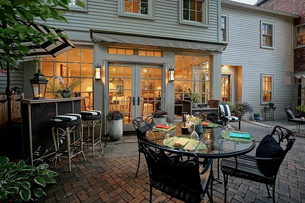 20 Atkinson Street Portsmouth NH 03801