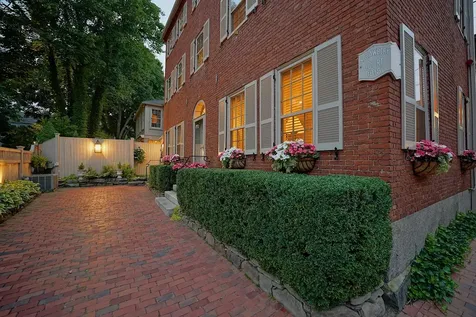20 Atkinson Street Portsmouth NH 03801