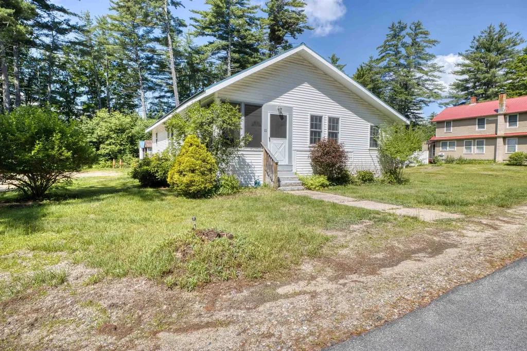 11 Depot Square Street Ossipee NH 03814-6846
