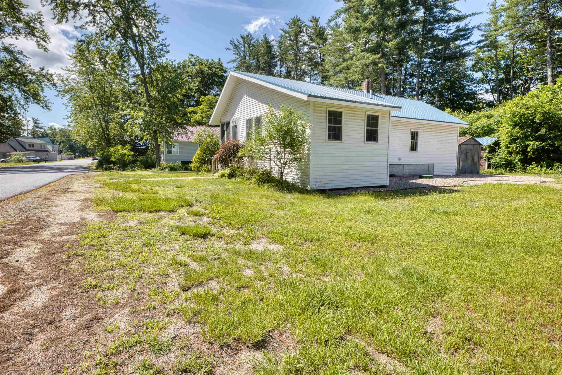 11 Depot Square Street Ossipee NH 03814-6846