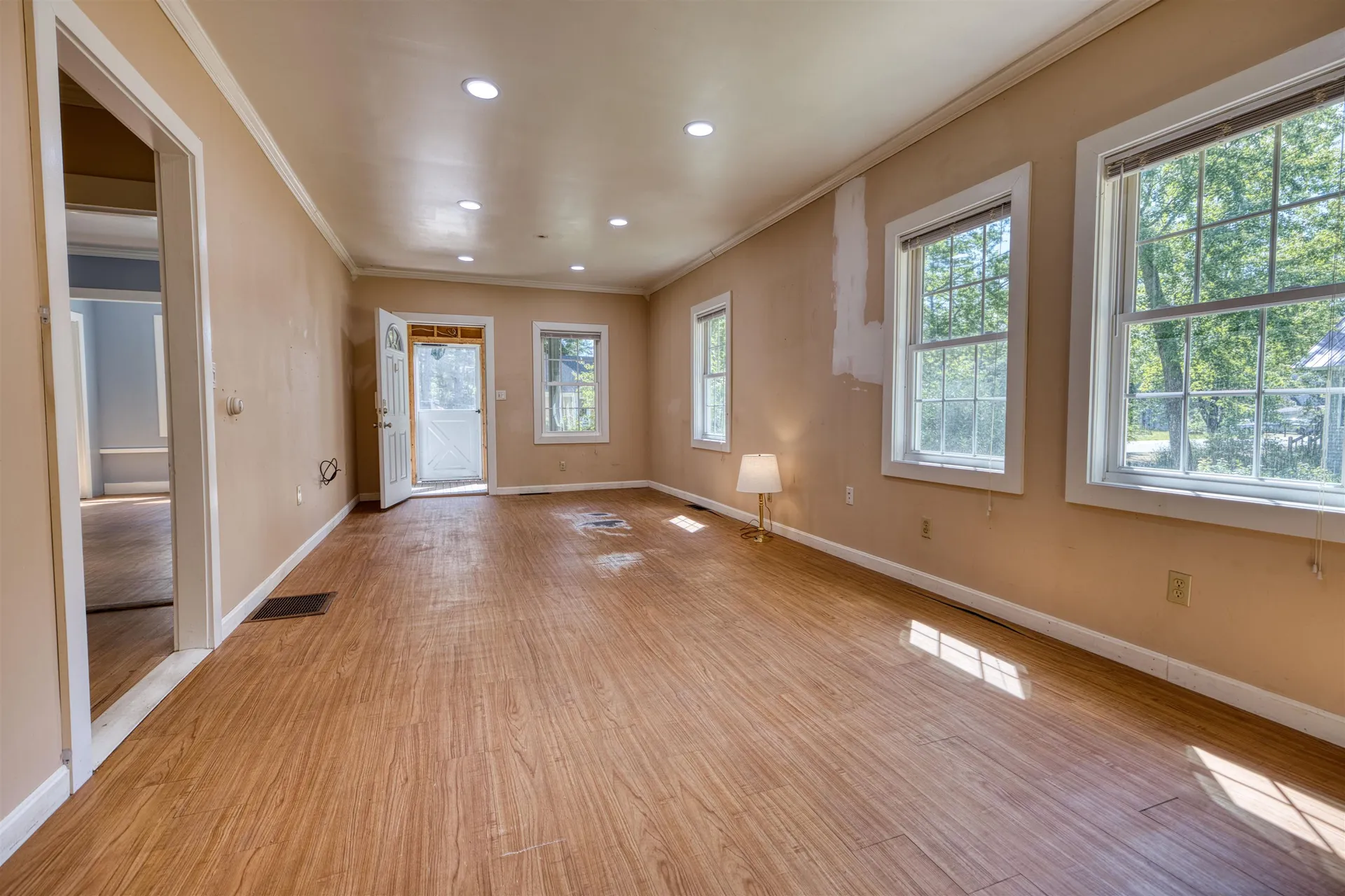 11 Depot Square Street Ossipee NH 03814-6846