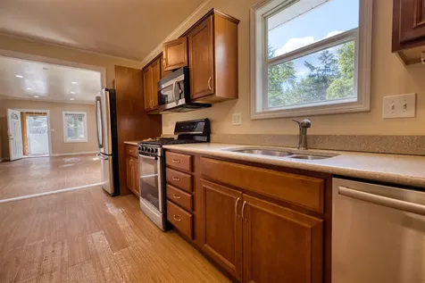 11 Depot Square Street Ossipee NH 03814-6846