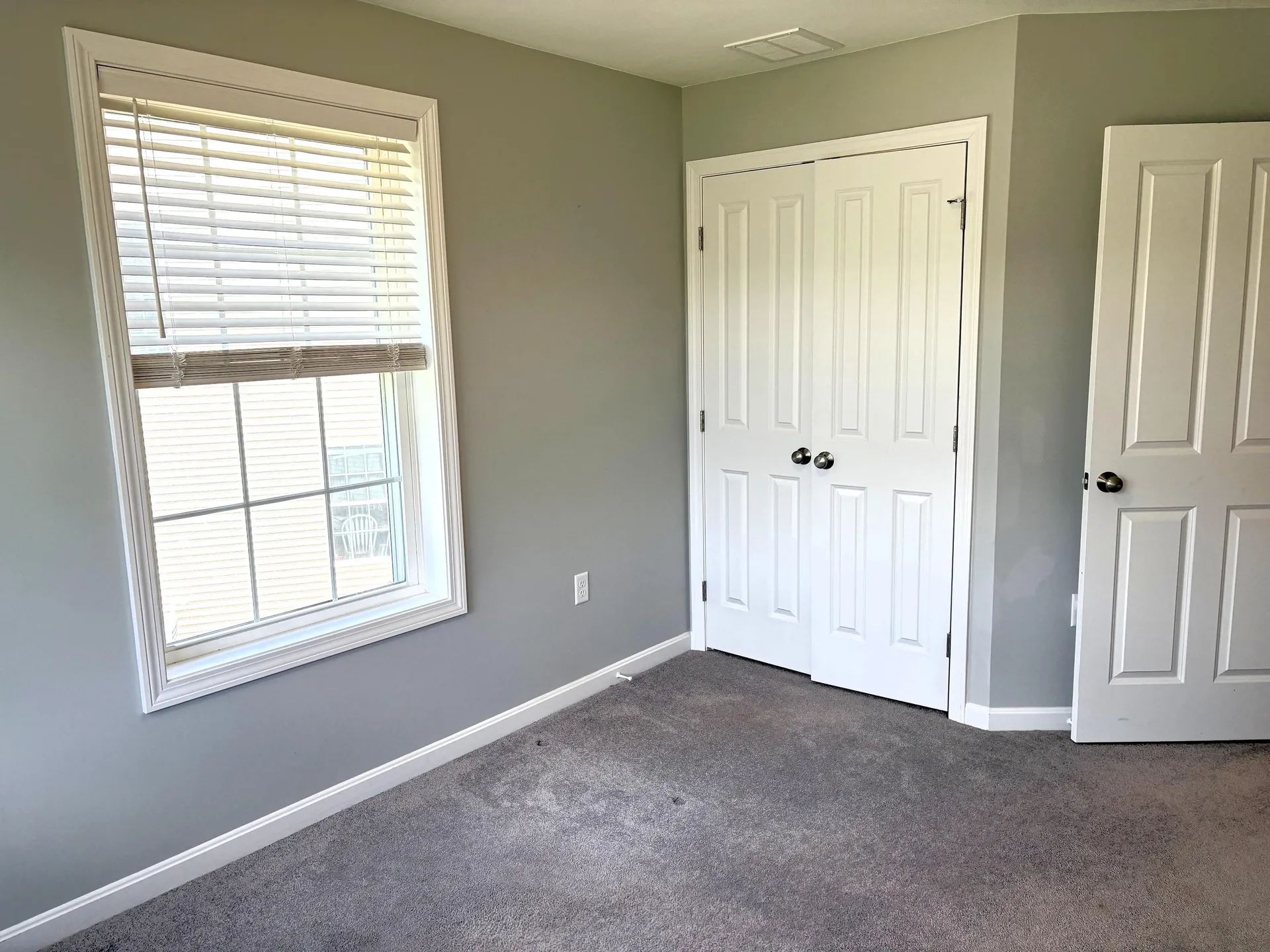 8 Cranberry Way Manchester NH 03109