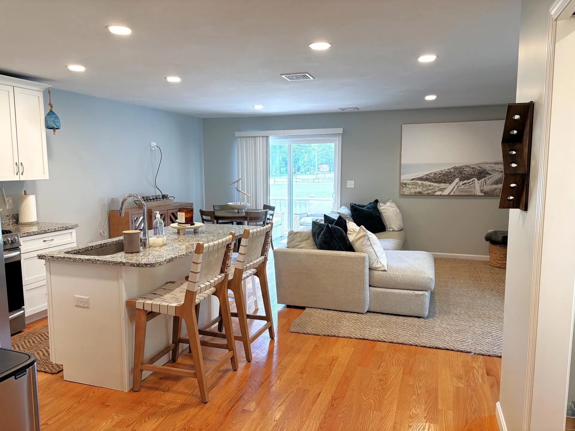 8 Cranberry Way Manchester NH 03109