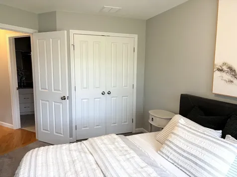 8 Cranberry Way Manchester NH 03109