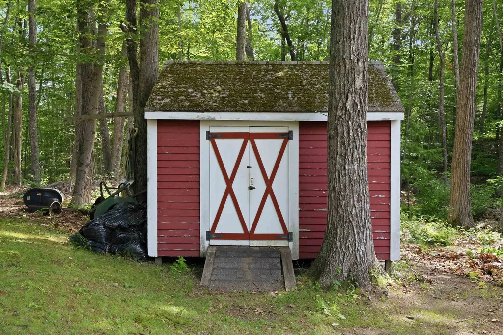 5 Council Tree Lane Wolfeboro NH 03894