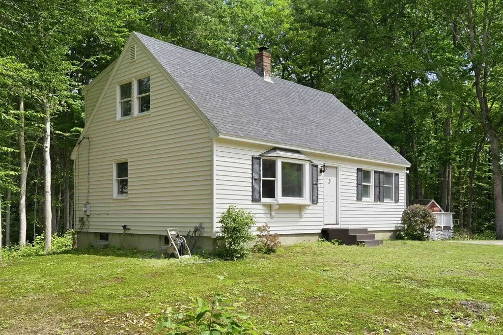 5 Council Tree Lane Wolfeboro NH 03894