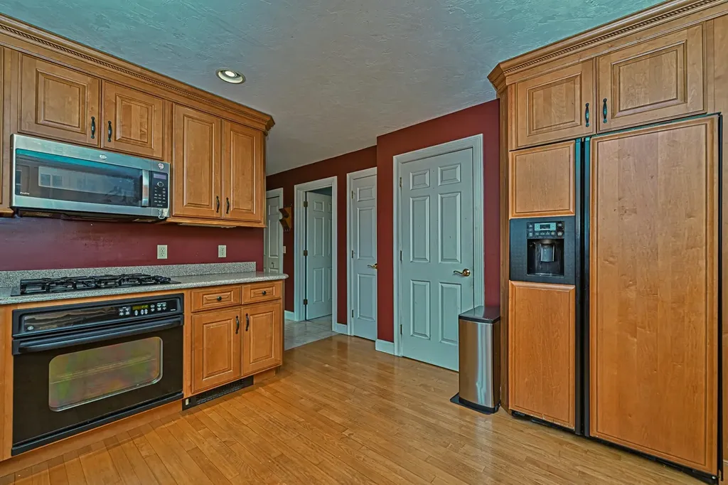 72 Tenney Road Sandown NH 03873